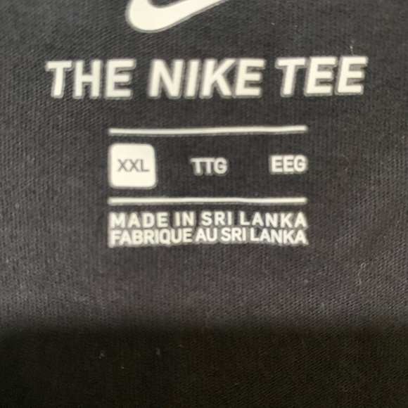 Brand new Nike shirt - Picture 2 of 4